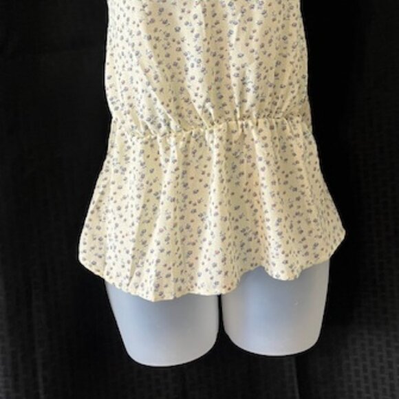 Plus Size Cute ~ Blue Flowers ~ Floral Top - Picture 2 of 8